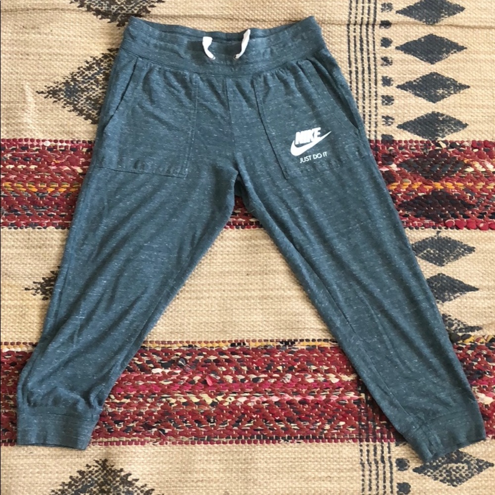 Nike Crop Joggers